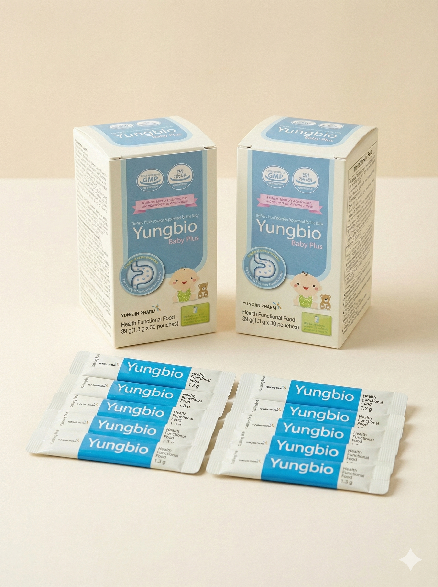 Hai hộp men vi sinh Yungbio Baby Plus Hàn Quốc và các gói cốm 1.3g tiện lợi.